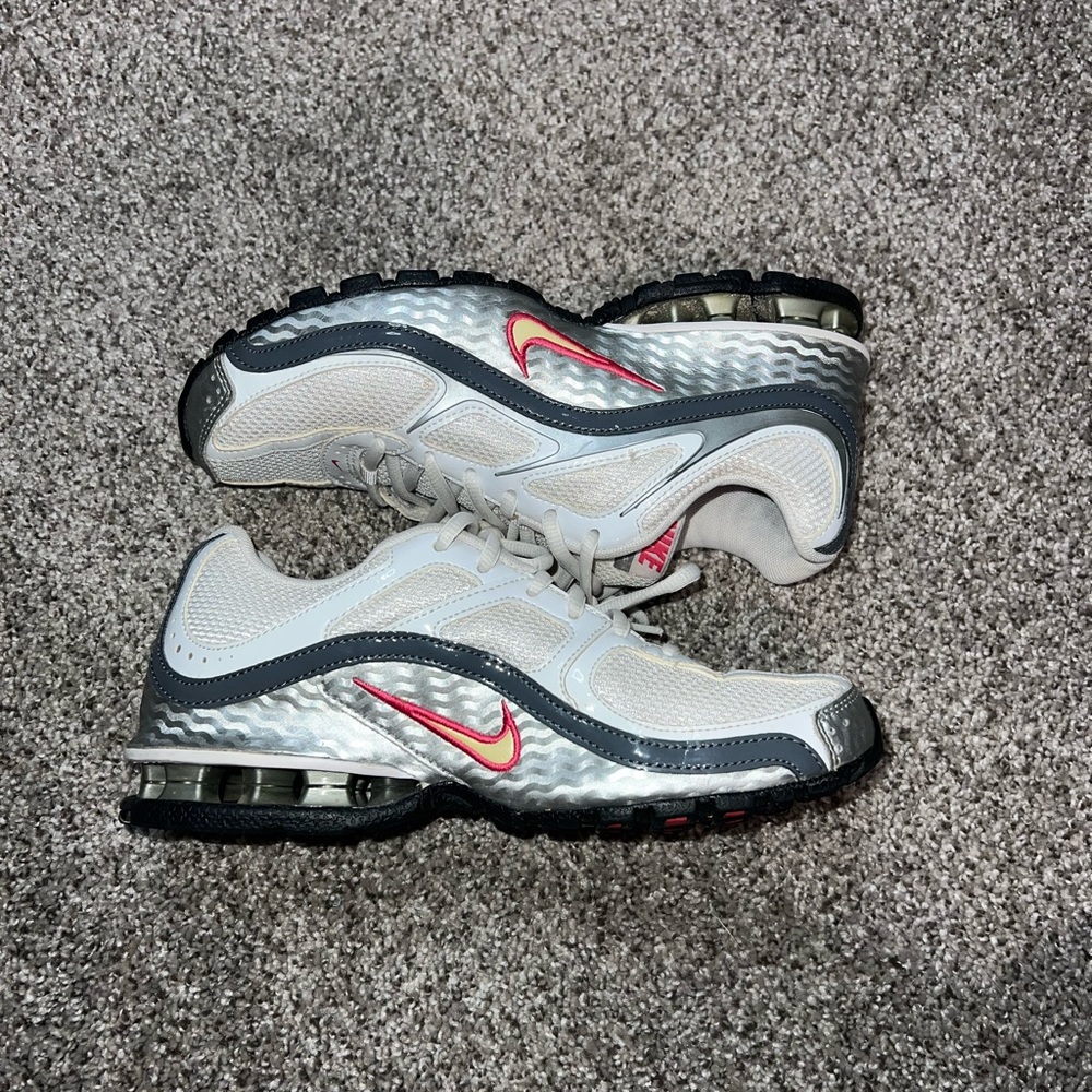 Nike Reax